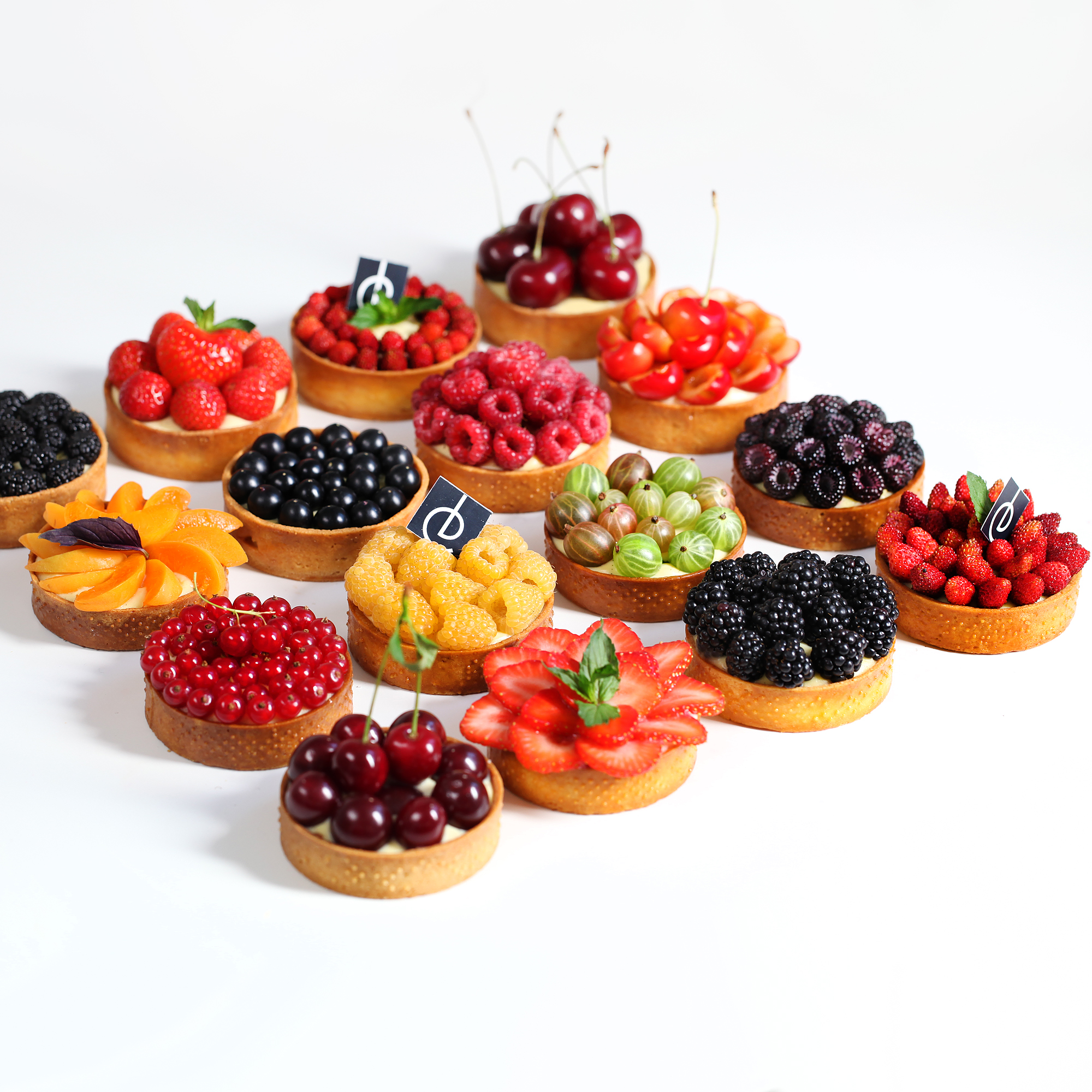 Tarts with berries